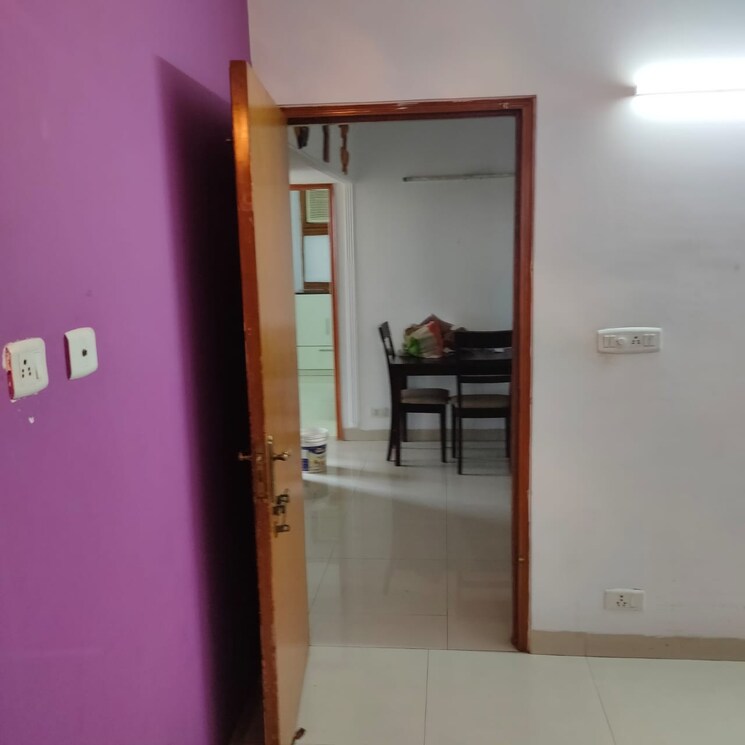 Room, sector 11 dwarka 3 Bedroom 1650 Sq.Ft. Apartment In Sector 11 Dwarka Delhi 9642063