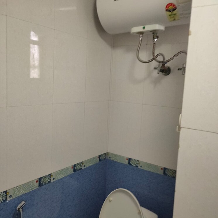 Bathroom, sector 11 dwarka 3 Bedroom 1650 Sq.Ft. Apartment In Sector 11 Dwarka Delhi 9642063