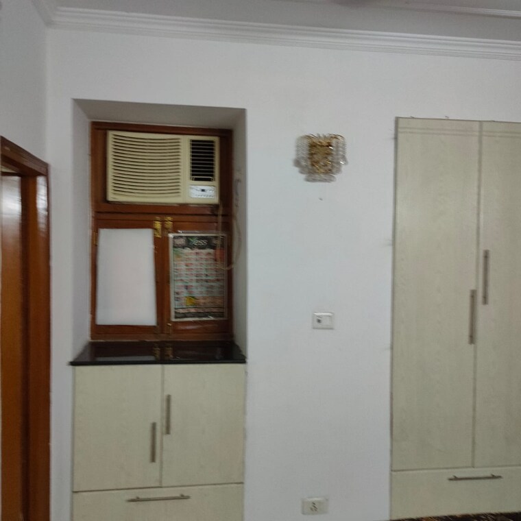 Other, sector 11 dwarka 3 Bedroom 1650 Sq.Ft. Apartment In Sector 11 Dwarka Delhi 9642063
