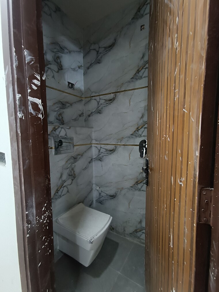 Bathroom, govindpuri 2 Bedroom 650 Sq.Ft. Builder Floor In Govindpuri Delhi 9642213