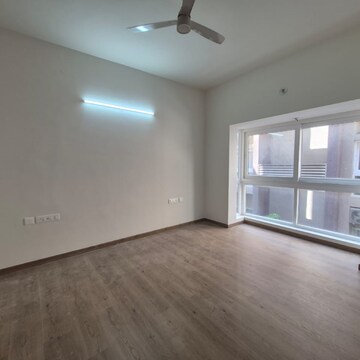 Room in 3 BHK Villa at Birla Alokya, Koralur – for Rent