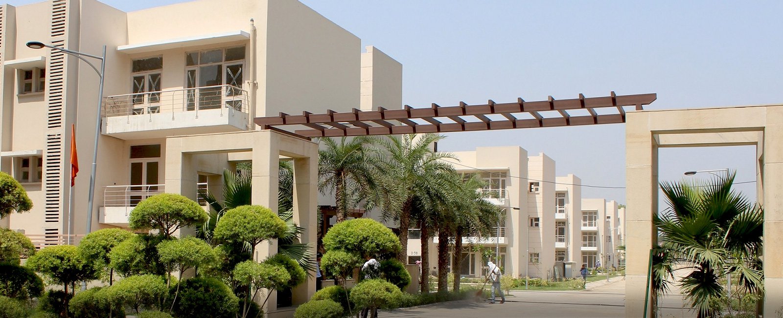 4 BHK + Study Room 1604 Sq.Ft. Builder Floor in Rps Palms