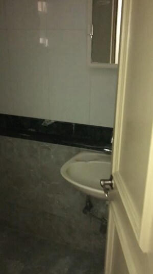 Bathroom in 3.5 BHK Apartment at Raheja Acropolis, Deonar – for Rent