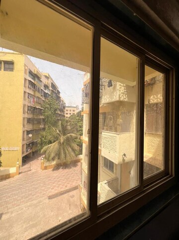 Room in 2 BHK Apartment at Sai Nagar Seva CHS, Andheri West – for Rent