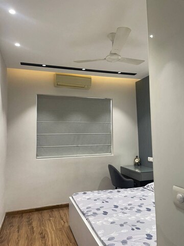 Furnished Amenities in 1 BHK Apartment at Cosmos Executive, Sector 3 – for Rent