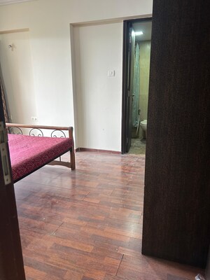 Room in 2.5 BHK Apartment at Lake Primrose, Powai – for Rent