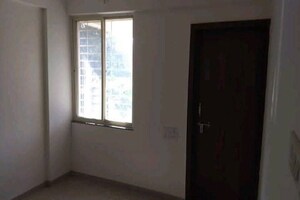 Room in 3 BHK Apartment at RK Lunkad Nisarg Nirmiti, Pimple Saudagar – for Rent