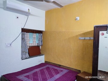 Bedroom in 2 BHK Apartment at Gulbai Tekra – for Rent