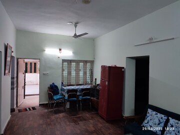 Living Room in 2 BHK Apartment at Gulbai Tekra – for Rent