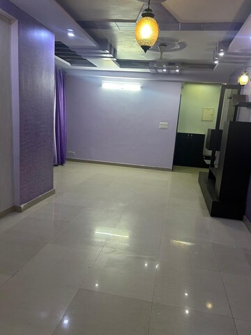 Team Area in 2 BHK Apartment at Omaxe Heights, Sector 86 – for Rent