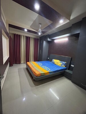 Furnished Amenities in 2 BHK Apartment at Omaxe Heights, Sector 86 – for Rent