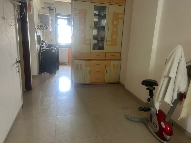  Parking, diamond-garden 2 Bedroom 750 Sq.Ft. Apartment In Chembur Mumbai 9642286