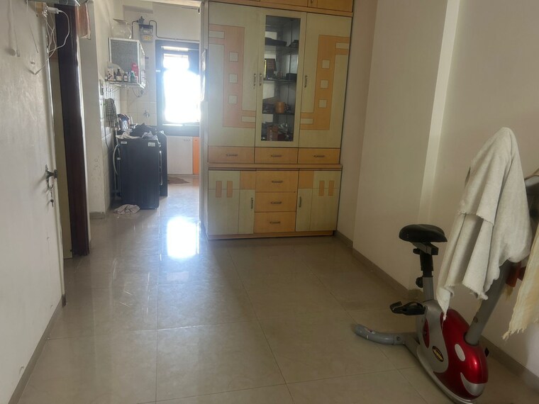  Parking, diamond-garden 2 Bedroom 750 Sq.Ft. Apartment In Chembur Mumbai 9642286