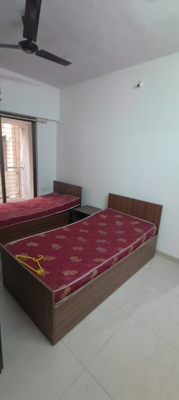Bedroom in 2 BHK Apartment at Shell Colony, Chembur – for Rent