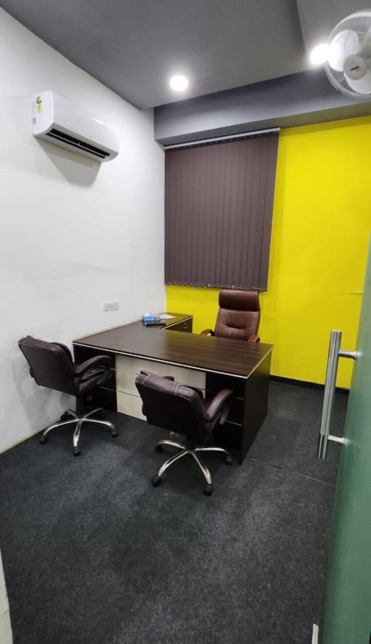Team Area, sector 63 Commercial Office Space 1600 Sq.Ft. In Sector 63 Noida 9642349