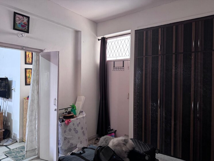 Room, sector 9 dwarka 2.5 Bedroom 1410 Sq.Ft. Apartment In Sector 9 Dwarka Delhi 9642344