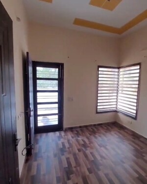 Room in 3 BHK Apartment at Omaxe City Plots, Sector 8 – for Rent