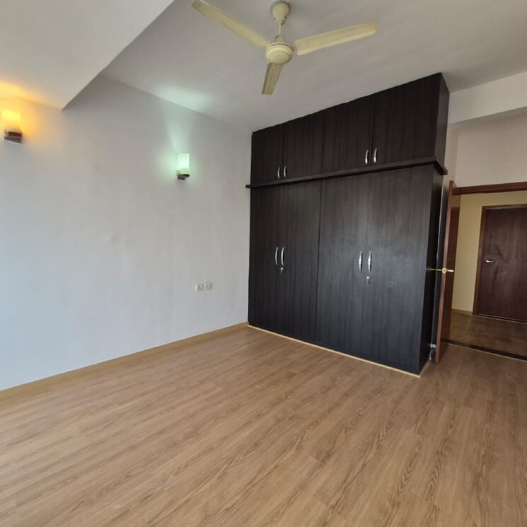 Room, prestige-shantiniketan 4 Bedroom 4400 Sq.Ft. Apartment In Thigalarapalya Bangalore 9642428