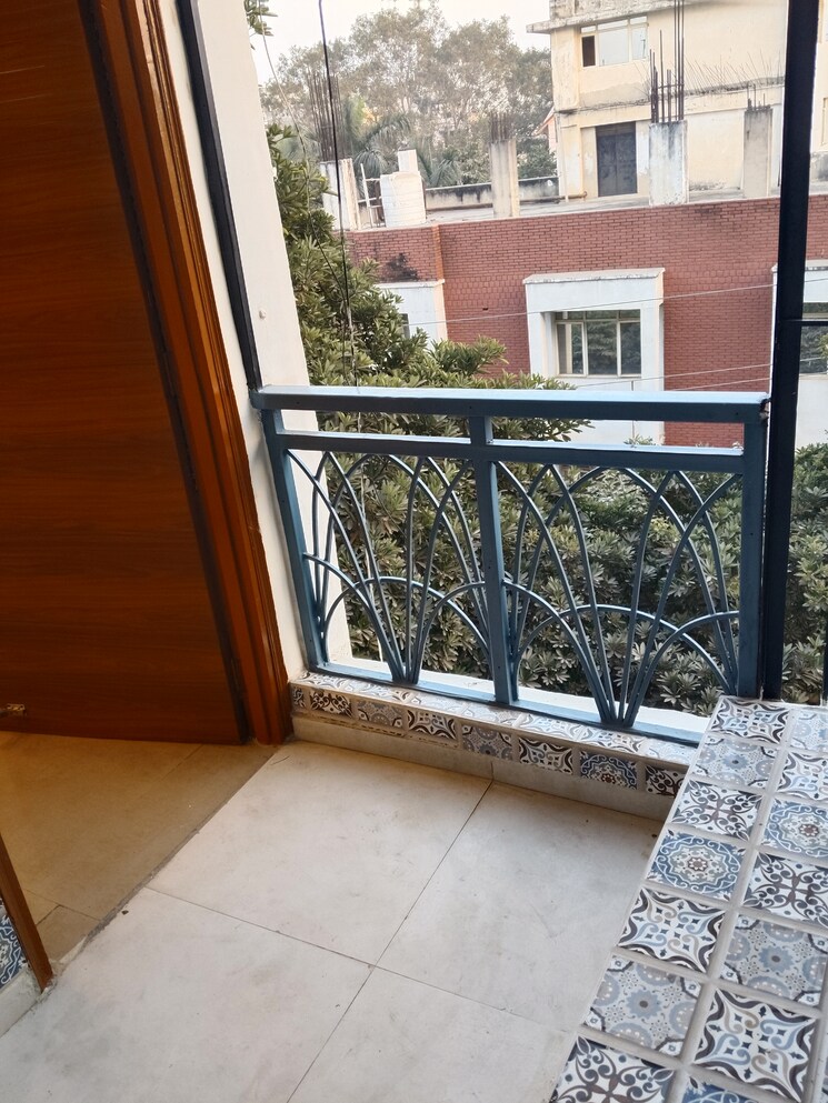 Balcony, parakh-homes 2 Bedroom 1000 Sq.Ft. Builder Floor In Gyan Khand I Ghaziabad 9642591