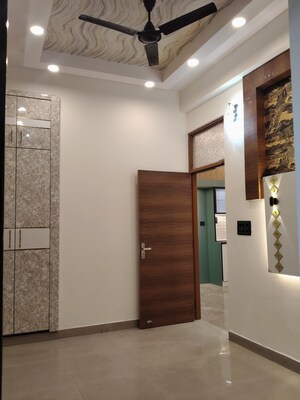 Room in 2 BHK Builder Floor at Parakh Homes, Gyan Khand I – for Sale