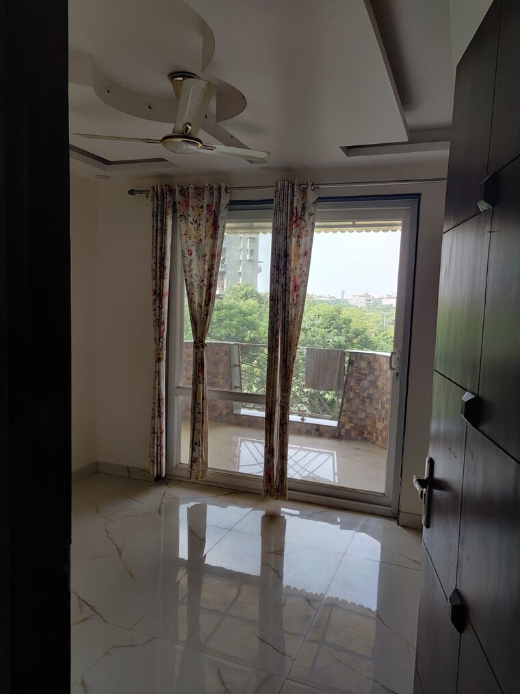 Room, punj-vihar-apartment 3 Bedroom 1710 Sq.Ft. Apartment In Sector 12 Dwarka Delhi 9642385