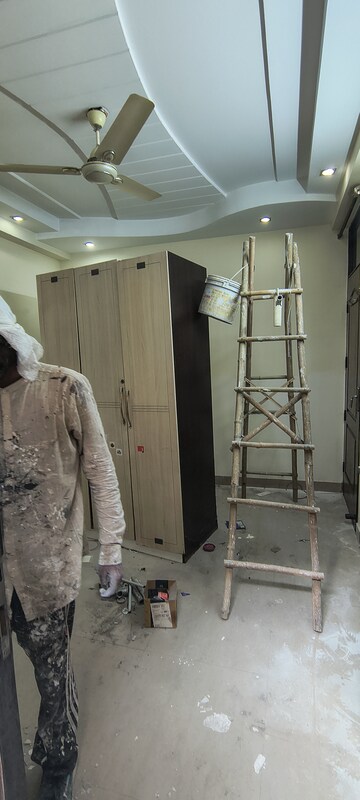 Furnished Amenities in 3 BHK Builder Floor at Khirki Extension – for Rent