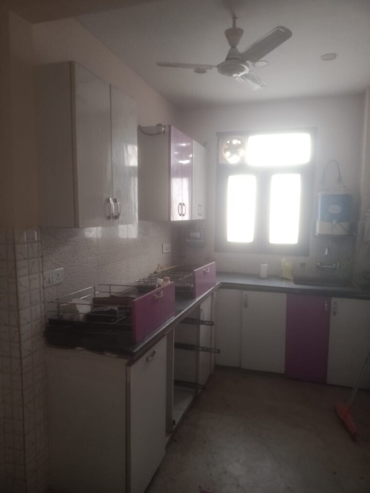 Kitchen, chattarpur 3 Bedroom 120 Sq.Ft. Builder Floor In Chattarpur Delhi 9642653