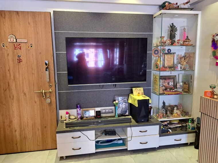 Living Room, lalani-grandeur 3 Bedroom 1000 Sq.Ft. Apartment In Goregaon East Mumbai 9642581