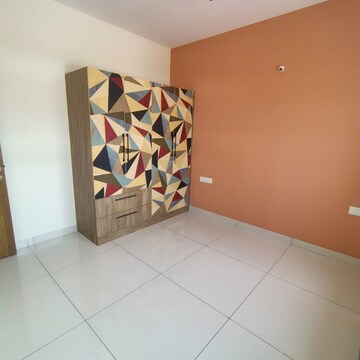 Room in 3 BHK Apartment at Avalon Park At The Prestige City, V Kallahalli – for Rent