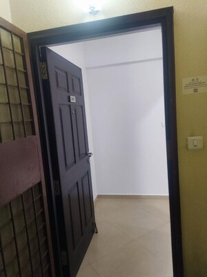 Room in 1 BHK Apartment at Bhartiya Nikoo Homes Phase 2, Thanisandra Main Road – for Sale
