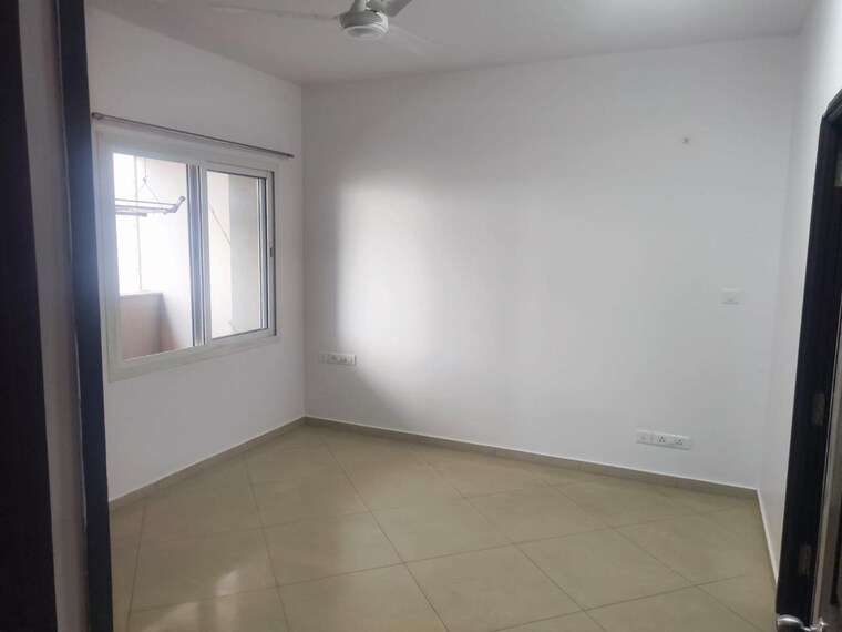 Room, bhartiya-nikoo-homes-phase-2 1 Bedroom 450 Sq.Ft. Apartment In Thanisandra Main Road Bangalore 9642513