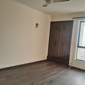 Room in 2 BHK Apartment at Unitech The Residences Gurgaon, Sector 33 – for Rent