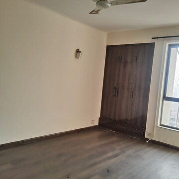 Room in 2 BHK Apartment at Unitech The Residences Gurgaon, Sector 33 – for Rent