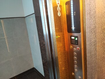 Lift in  Office Space at Mahalakshmipuram – for Rent