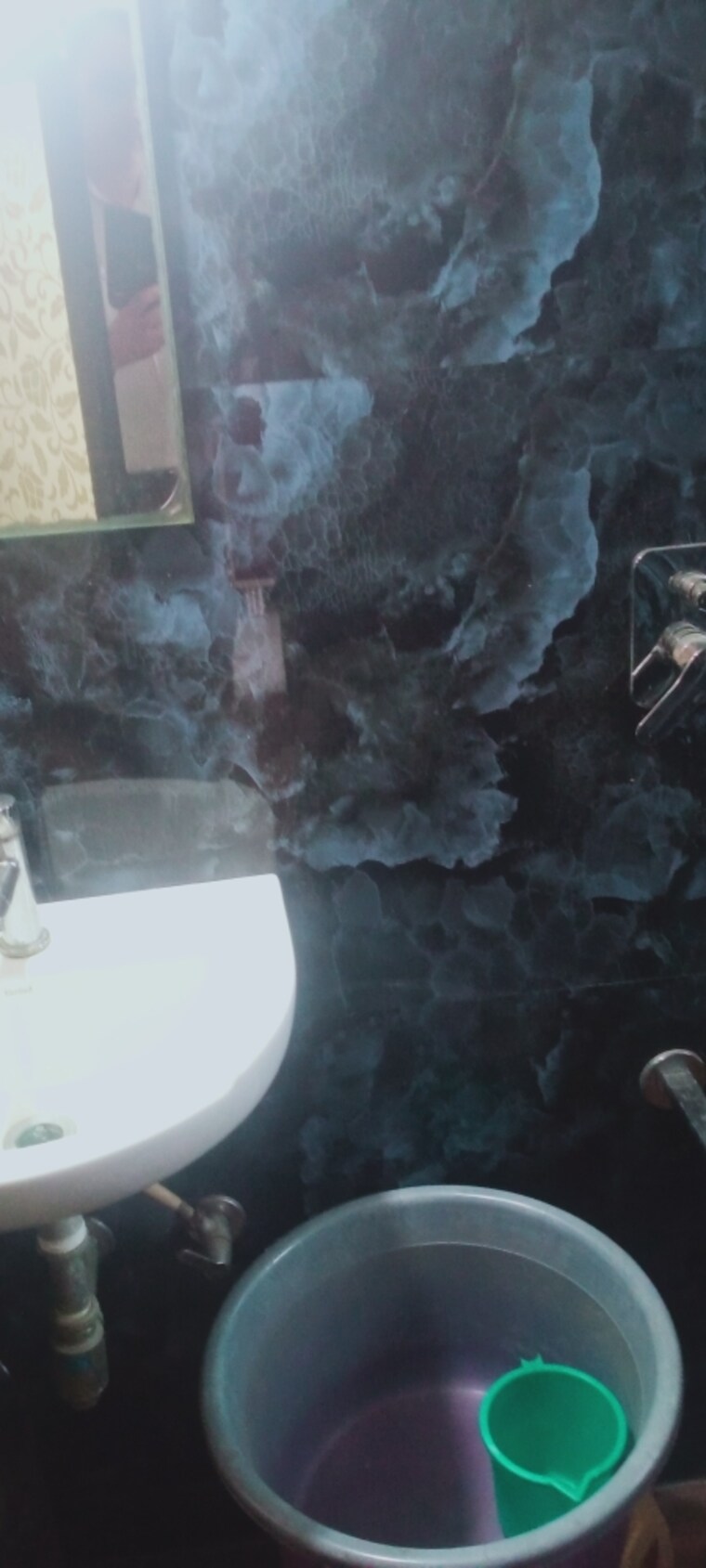 Bathroom, bindra-complex 1 Bedroom 650 Sq.Ft. Apartment In Andheri East Mumbai 9642728