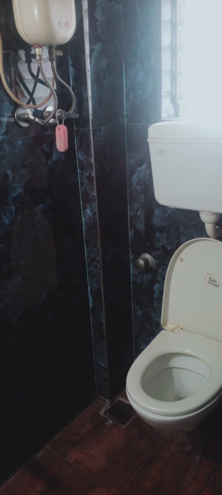 Bathroom, bindra-complex 1 Bedroom 650 Sq.Ft. Apartment In Andheri East Mumbai 9642728