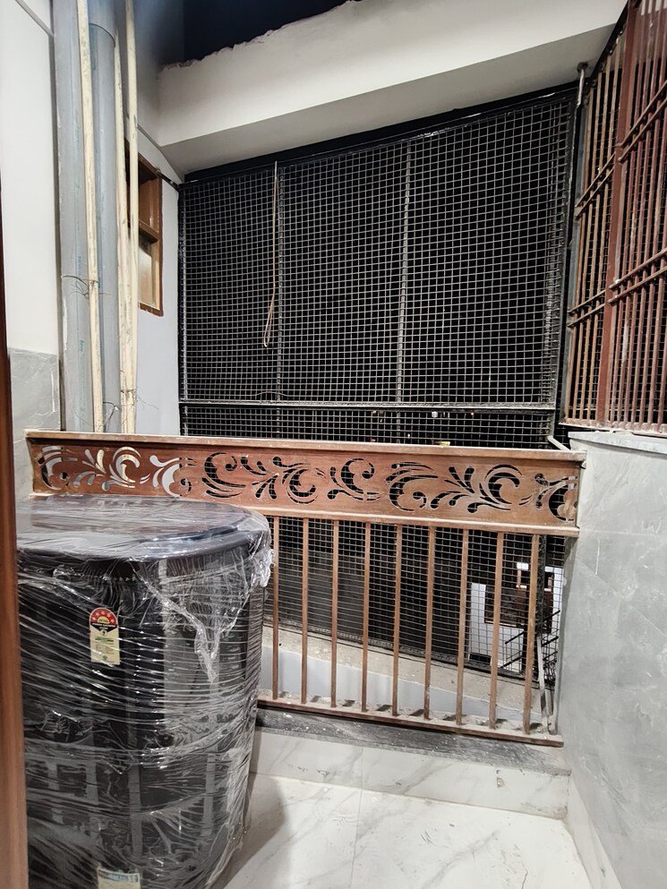 undefined, freedom fighters enclave 1 Bedroom 500 Sq.Ft. Builder Floor In Freedom Fighters Enclave Delhi 9642750