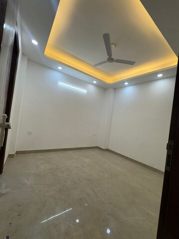Room in 1 BHK Builder Floor at Freedom Fighters Enclave – for Rent