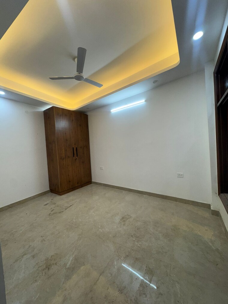Room, freedom fighters enclave 1 Bedroom 500 Sq.Ft. Builder Floor In Freedom Fighters Enclave Delhi 9642814