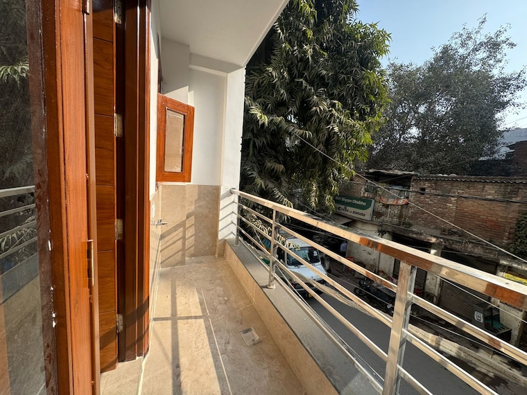 Balcony, freedom fighters enclave 1 Bedroom 500 Sq.Ft. Builder Floor In Freedom Fighters Enclave Delhi 9642814