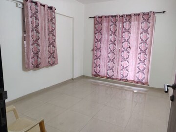 Bedroom in 2.5 BHK Apartment at Shivdham CHS Rahatani, Rahatani – for Rent