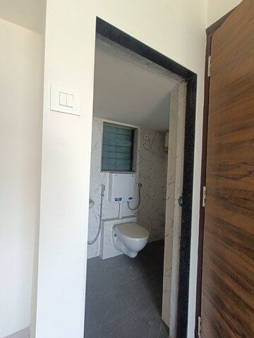 Bathroom in 2 BHK Apartment at Shree Ostwal Horizon, Mira Road – for Sale