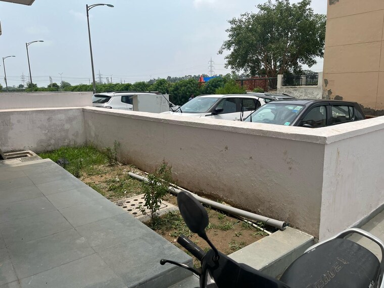 Balcony, sector 75 4 Bedroom 2700 Sq.Ft. Apartment In Sector 75 Faridabad 9642979