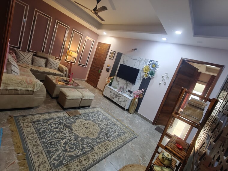 Living Room, tulip-mall 2 Bedroom 200 Sq.Mt. Builder Floor In Sector 46 Noida 9643206