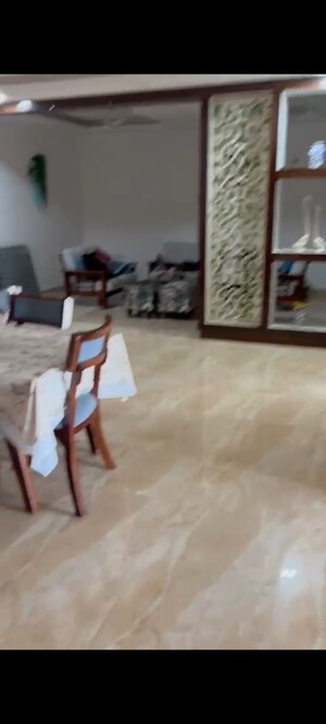 Room in 3 BHK Builder Floor at Builder Floor, Sector 28 – for Rent