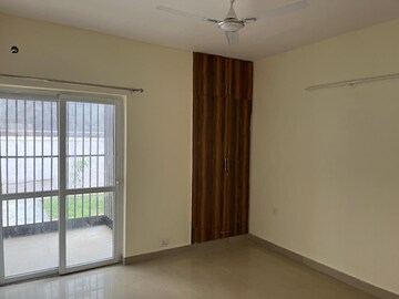 Room in 3 BHK Apartment at Sector 75 – for Rent