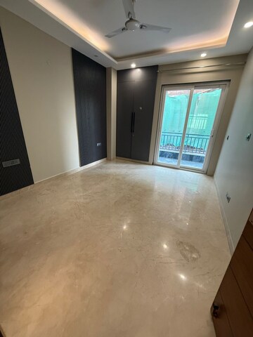 Room in 3 BHK Builder Floor at DLF City Gurgaon, Sector 27 – for Rent