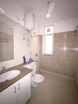 Bathroom in 3 BHK Builder Floor at DLF City Gurgaon, Sector 27 – for Rent