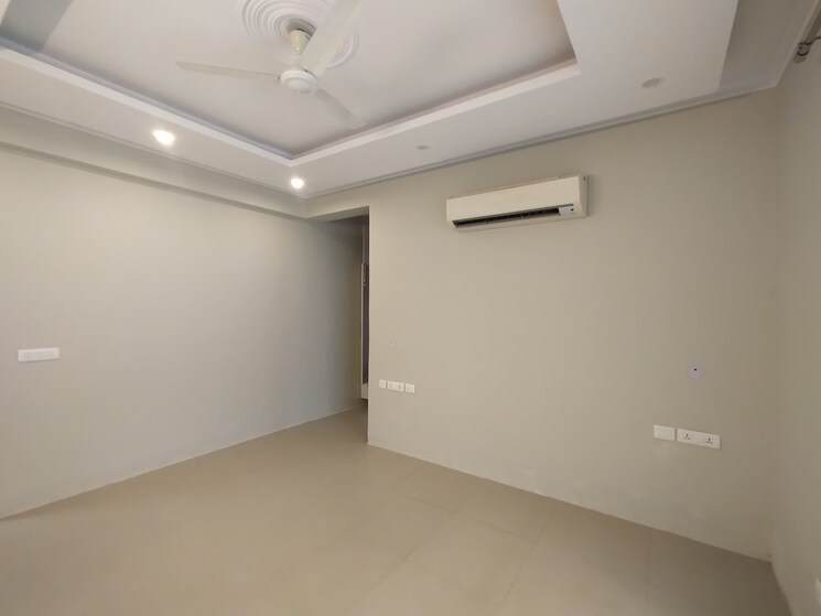 Room, dlf-city-gurgaon 3 Bedroom 300 Sq.Ft. Builder Floor In Sector 27 Gurgaon 9643252