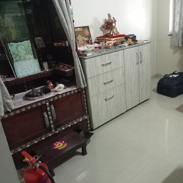 Master Bedroom in 3 BHK Apartment at Kalpataru Estate Building 8, Pimple Gurav – for Rent